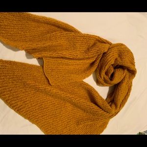 STEVE MADDEN MUSTARD YELLOW LARGE VERY SOFT SCARF. Length 80” &